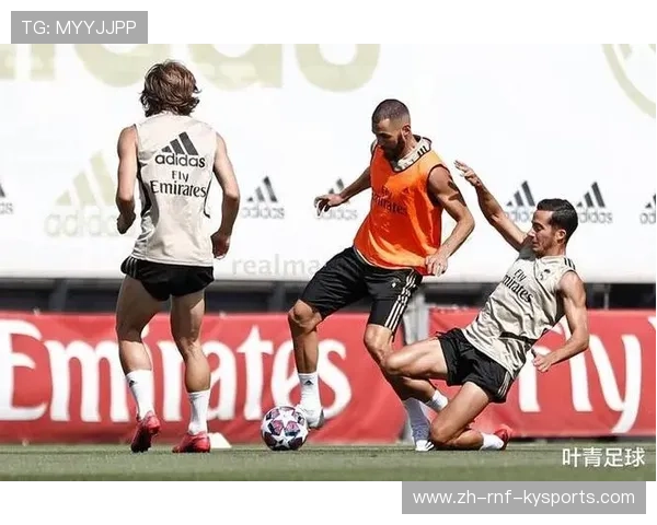 欧冠足球贴吧热门话题与球迷互动内容